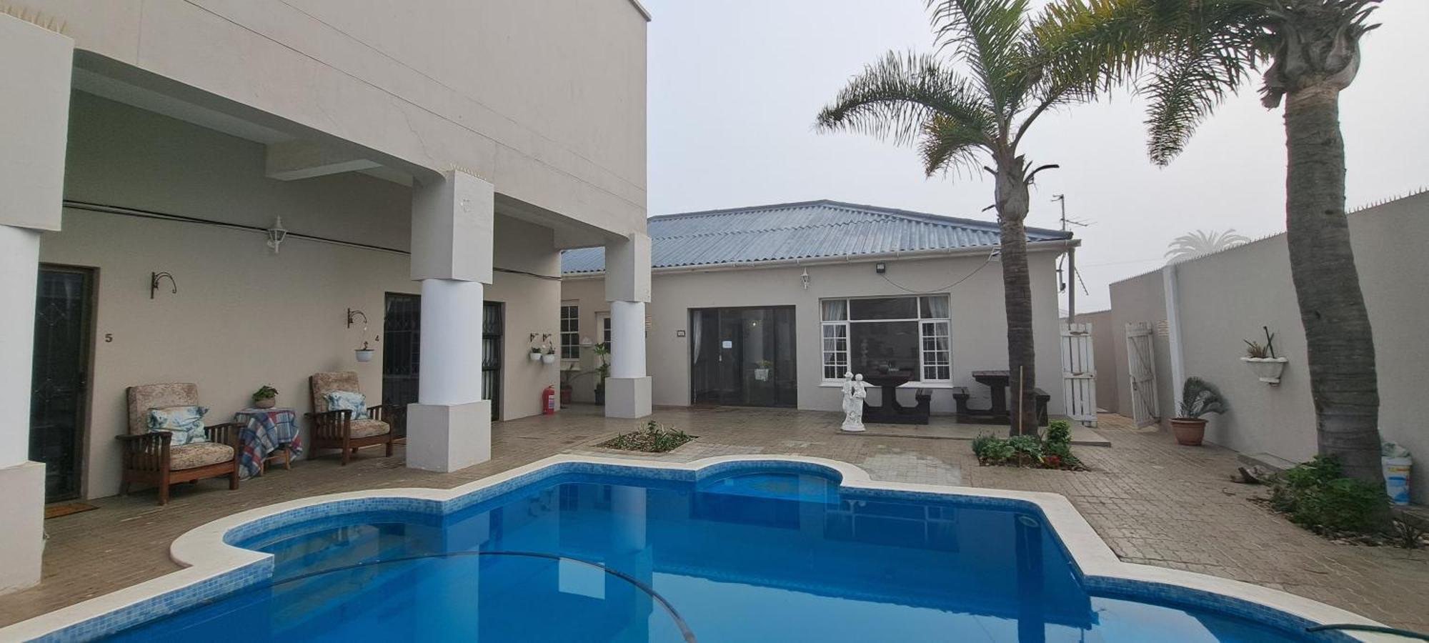 Raston Guest House Ламбертс-Бей Экстерьер фото